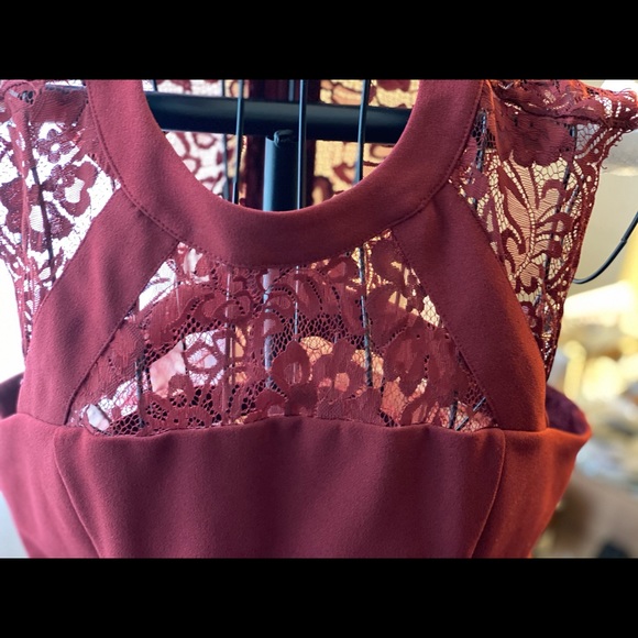 Women’s express burgundy dress size 12 - Picture 3 of 6